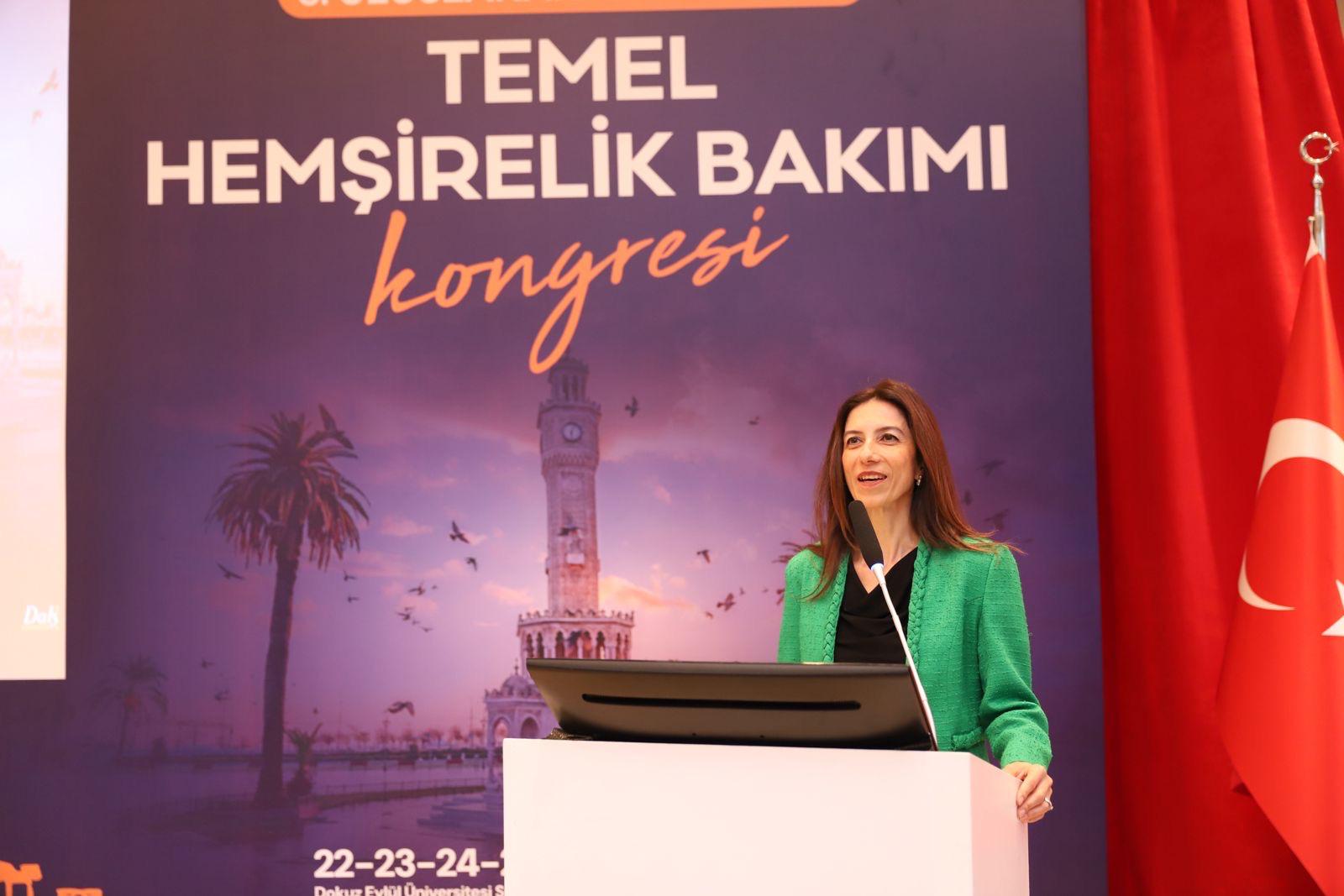 DEÜ'DE HEMŞİRELİK TEMEL BAKIMI KONGRESİ: BAKIM HİZMETLERİ VE TEKNOLOJİK YENİLİKLER MASAYA YATIRILDI